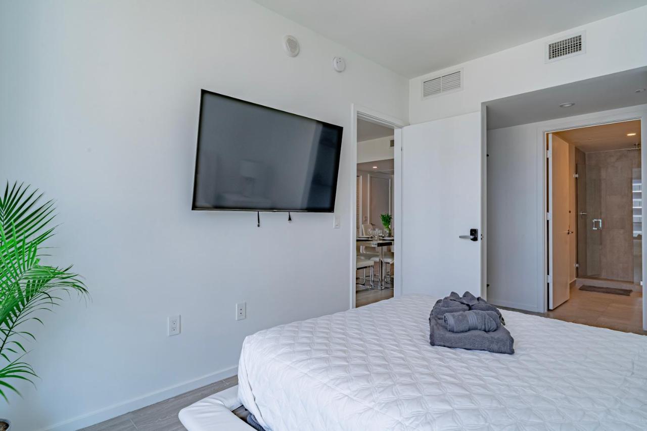 Luxurious 2-Bed Apartment With Breathtaking Bay Views!! Miami Buitenkant foto