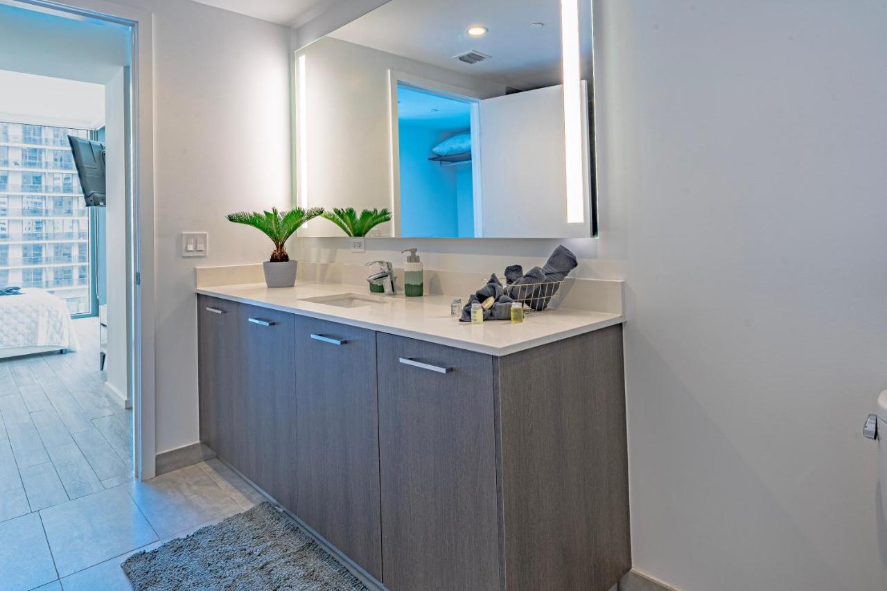 Luxurious 2-Bed Apartment With Breathtaking Bay Views!! Miami Buitenkant foto